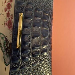 Brahmin wallet only used twice.